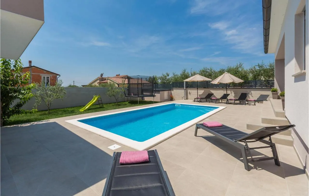 Holiday home Nice Home In Galizana With Kitchen