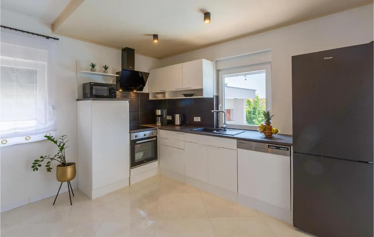 Holiday home Nice Home In Galizana With Kitchen