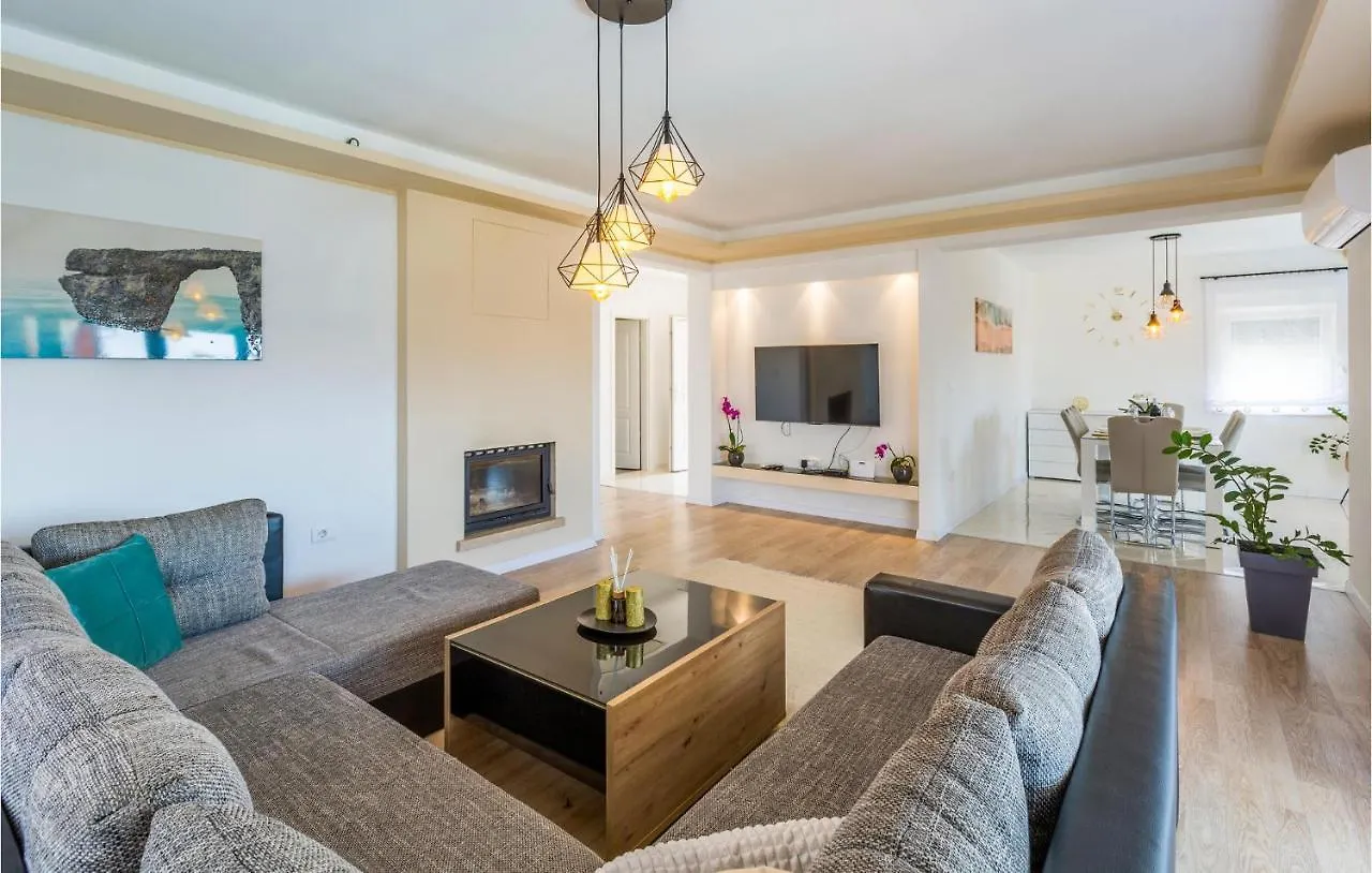 Nice Home In Galizana With Kitchen 0*,  Croatia