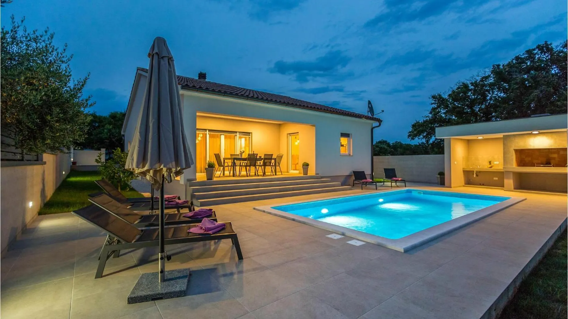 Holiday home Nice Home In Galizana With Kitchen