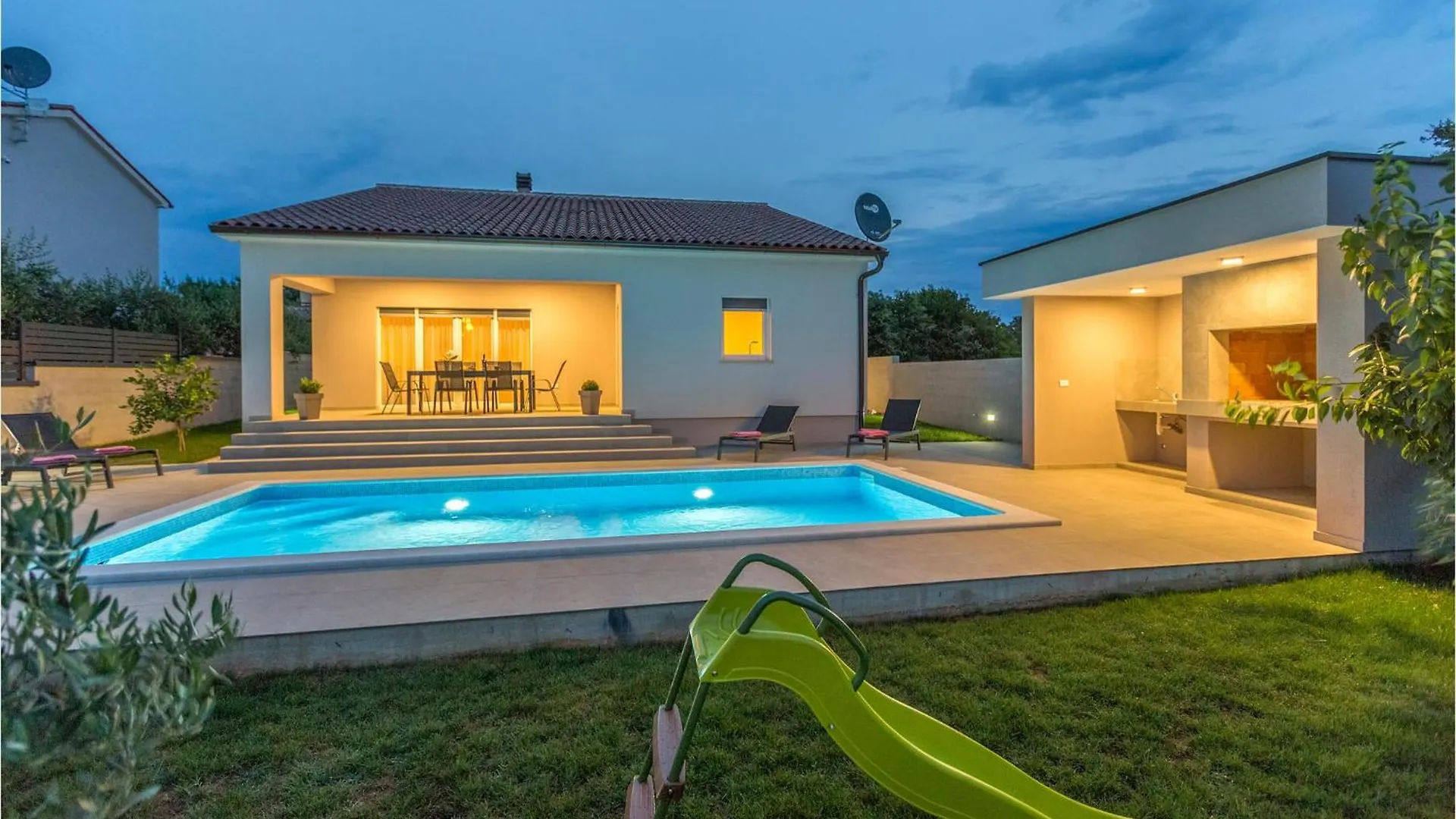 Nice Home In Galizana With Kitchen Holiday home